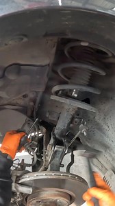 926K views · 7.1K reactions | Remplacement des amortisseurs avant sur Renault Espace 4 ⚠️ La fixation supérieure est particulière car est dans l'habitacle, mis à part le pare-brise un peu gênant, ça ce fait relativement bien....ou pas  #Renault Espace 4 #amortisseur avant #entretien liaison au sol #suspension jambe de force | Akr Argeles | Facebook