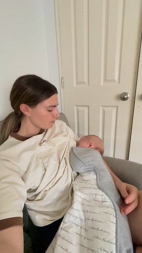 Falling asleep feeding and feeding to sleep. They’re not the same. 🤷🏼‍♀️ My baby sometimes falls asleep while feeding and it causes zero problems. Why? Because it’s not the only way she knows how to fall asleep. Babies nod off at the breast or bottle all the time. It’s calming and comforting for them 🥰 Feeding to sleep is different, you intentionally feed because it’s the only settling tool that works. That can lead to sleep hiccups (not always but most of the time), especially when your baby