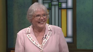 Julia Sweeney Makes Second City Debut with ‘Older and Wider’