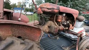 35K views · 597 reactions | I höstas kom Marja Rosenqvist till museet och undrade om vi var intresserade av en snöskoter modell äldre, och att vi kunde komma och titta på den om det var något att ha, några dagar senare var vi där och trynade, när vi for hem därifrån så hade vi både bil och släp fullastade med fordon som syskonen Rosenqvist hade skämkt till museet. #pickers #barnfind #valmet | Geta nostalgi motor museum | Facebook