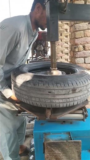 #remove #tyer #form #rim #machine #mechanic #shortvideo #shortsfeed #shorts #foryou #fyp #puncture