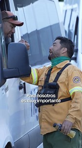 467K views · 5K reactions | Más de 800 personas trabajan sin descanso en el operativo desplegado para combatir el incendio en el Parque Nacional Lanín. Con recursos humanos, logísticos y aeronaves, redoblamos esfuerzos para proteger nuestro entorno y mitigar el impacto del fuego en la zona de Valle Magdalena. | Gobierno de la Provincia del Neuquén | Facebook