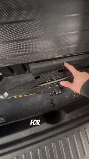 How to Drop spare tire on (Kia Sorento). #howto #tools #kiasorento #guide #like