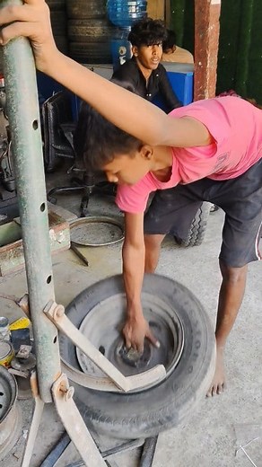 #tyre #pairing #machine #rajurepairingcenter120 | Raju tyre Repairing