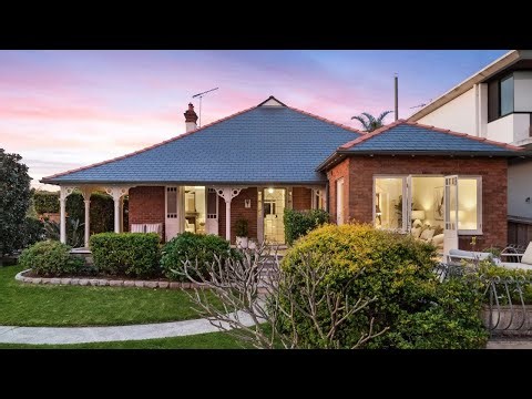 18 Fairlight Crescent, Fairlight | Clarke & Humel