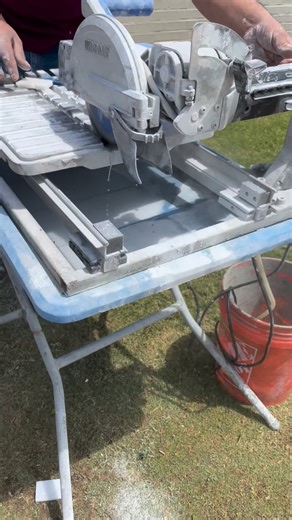 EZ PRO Construction | Right blade + water = smooth tile cuts. #viral #fyp #construction #tile #fypageシ゚ | Instagram