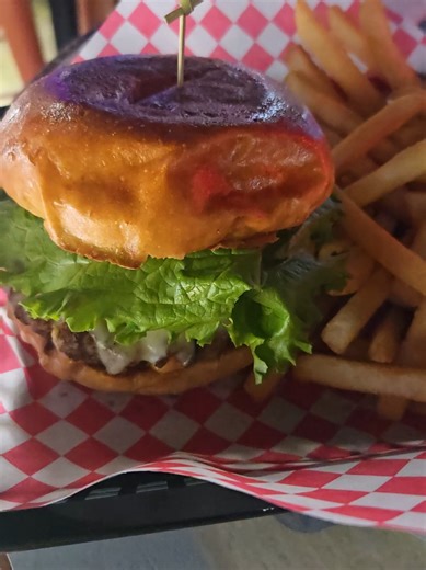 The Iron Bear Bar $10 Monday special Burger it was delicious in Downtown Austin Texas. @Jay #foodreview #foodtiktok #contentcreator #trending #viral