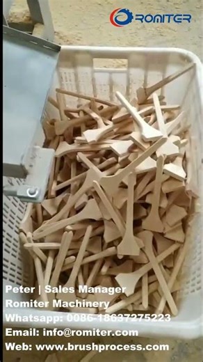 Máquina para fabricar mangos de cepillos de madera de tipo recíproco de baja rotura