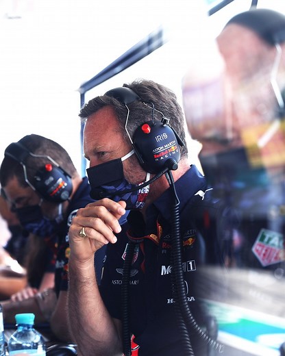 Get up-to-speed with what takes place on an F1 pit wall 👀⏱ | Oracle Red Bull Racing