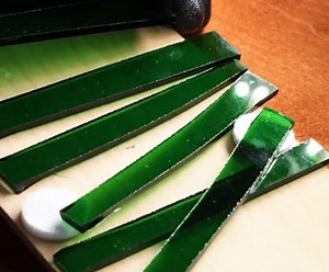 34K views · 89 reactions | Mettez-le en bouteille ! Transformer le verre recyclé en chefs-d'œuvre faits main ! | Brico Sympa | Facebook