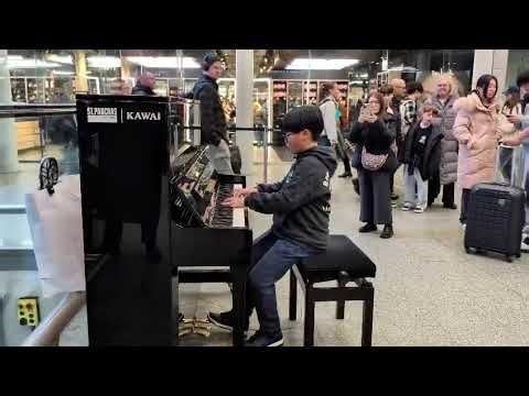 11 year old boy plays Alla Turca in St Pancras