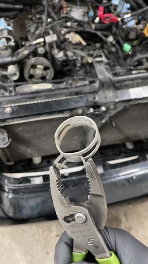 Spring Loaded Hose Clamps vs. Worm Drive: The Ultimate Guide