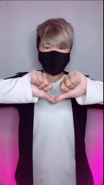 Creative Finger Dance Moves You Can Try