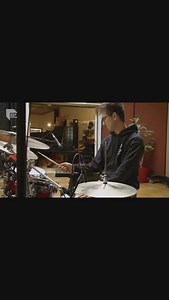 Interview de la productrice et ingénieure du son Sylvia Massy lors de sa venue à Abbey Road Institute Paris pour une Master Class. Sylvia Massy a commencé sa carrière dans les années 80. Elle a collaboré avec des artistes comme Aerosmith, Tool, Slayer, Red Hot Chili Peppers, Prince, R.E.M. , Johnny Cash, Bjork, Foo Fighters, System of a down, Ziggy Marley, Tom Petty, Deftones, Joe Satriani, Barbara Streisand, Jermaine Jackson, Sonic Youth, Skunk Anansie, The Jacksons, Beck, Elton John, Danzig, Q