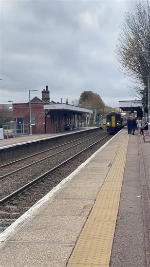 *RARE* 4 Car Class 158 Through Wymondham Train Station with a 2 tone