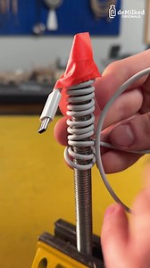 Awesome Cable Twisting | DeMilked