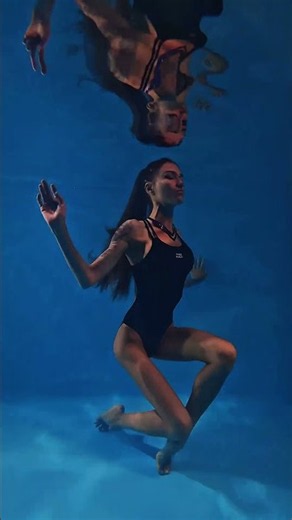 Underwater Photoshoot Poses