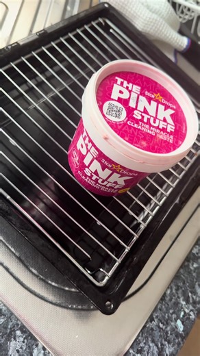 Grill clean 🖤 #cleantok #cleaning #foryouu #motivation #fyp #clean #satisfyingvideo #asmrsounds #asmr #virul #daily #vlog