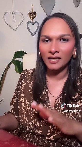 Unboxing Charli XCX's Number 1 Angel Vinyl