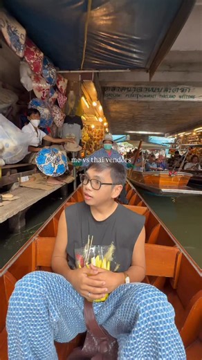 JV Wanderer on Instagram: "Thais are some of the sweetest and kindest people on earth! 5% off on Klook using my code: JVWANDER19KLOOK 📍 Damnoen Saduak Floating Market #thailand #funny #relatable #travel [ funny moments in bangkok thailand, things to do in bangkok, must visit places in bangkok, bangkok itinerary, thailand budget trip ]"