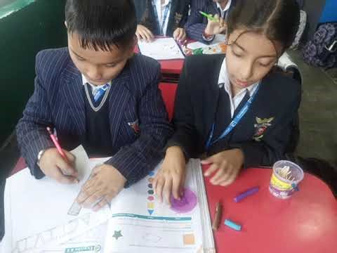 Types of polygons- 2D and 3D - maths activity for grade 4