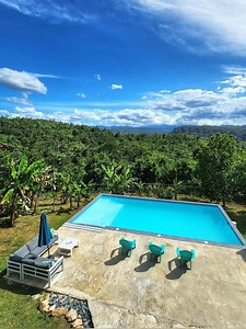 36K views · 1K reactions | [Nuevo] Hermosa Casa de Campo  Pa' Quedarse con Toda la Familia 露‍♀❤️ Hasta 10 Personas.. les Encantara !! Creo que hasta para 2 familias... la casa se divide como en 2... cada una equipada full.. todo nuevo,,, limpio y super nice... A 5 minutos del pueblo y todo lo bueno en Ciales... Vista Monumental... Les encantara | Puerto Rico desde el Aire | Facebook