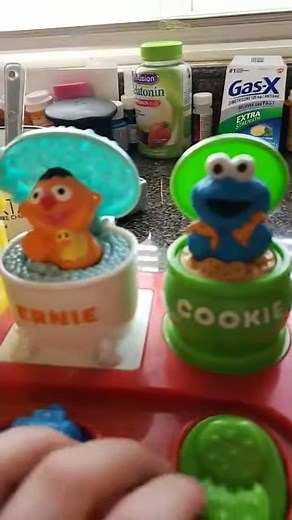 Sesame street pop up pals