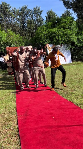 Kwisha!!! MAMA AFRICA comes LIVE with new hit kyathi song🔥🎤👌❤️when men understands the task 🔥🎤team Titus at Kalawani,KIEMBENI, Tawa, Mbooni, Makueni #mc #events #bestmc #toptrending #dowry