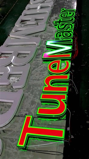 Do you know what is the new and popular signage technology at USA? #signagede-sign #signage