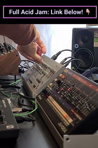 303 Acid Jam | Live Improv with Model:Samples, TB-03, Circuit Tracks #Shorts
