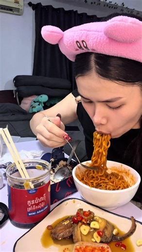 Exploring ASMR with Buldak Noodles