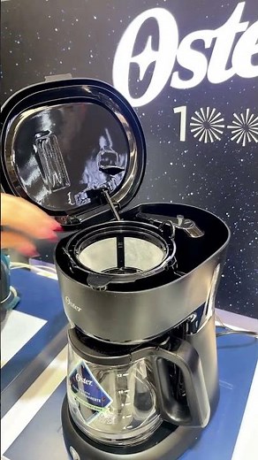 Cafetera Oster 12 tazas para toda la familia con Jarra de Vidrio Filtro Permanente Negra BVSTDCP12B
