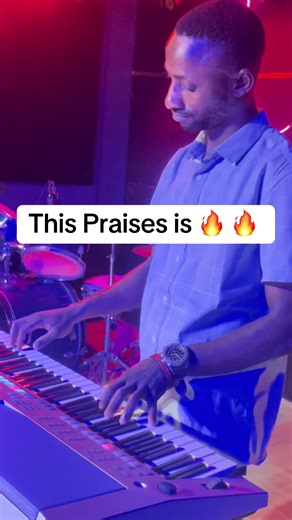 Playing Praises on Keyboard: A Musical Vibe Experience
