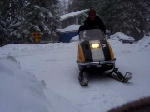 1972 Ski Doo 440 TNT Explosion - Hwy Run - Drifts