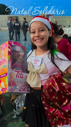 COMANDO DE POLICIAMENTO DE ÁREA METROPOLITANA LESTE on Instagram: "Na tarde de hoje, o 6º BPM realizou o Natal Solidário na área leste, sob o comando do Tenente-Coronel Adonias. Foi um momento marcado por muita alegria, união e parceria, que ficará na memória de todos os presentes. Ao todo, 216 crianças participaram dessa grande festa, recebendo lanche, presentes e se divertindo em diversas brincadeiras. A presença especial do Choque Canil e da Cavalaria trouxe ainda mais emoção e encantamento p