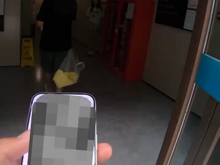 不是，谁让你进来的？？