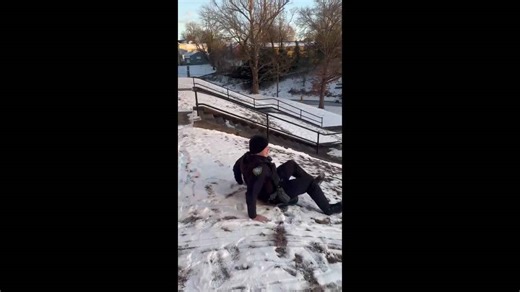 Charleston officers join students enjoying snow day fun