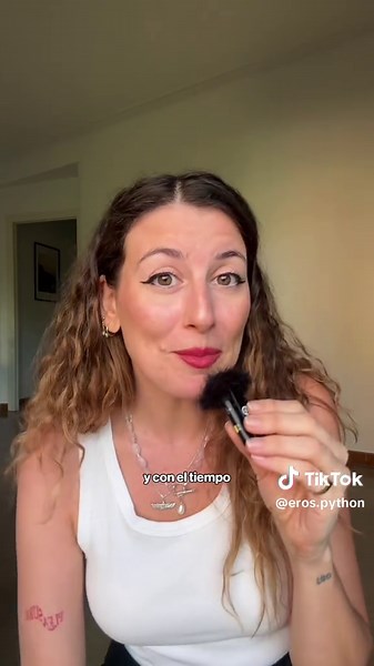 ¿Por qué decimos “tocar madera” para tener suerte? Ese gesto es más antiguo y mágico de lo que imaginas. 🪵✨ ¿Quieres que te cuente el origen de más expresiones mágicas como esta? Escríbeme en los comentarios ❤️‍🔥 #arboles #dryads #espiritus #brujitip #brujitips🔮