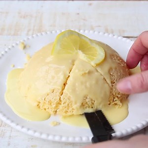2.7M views · 62 reactions | This delicious sugar-free low carb lemon mug cake is ready in just 3 minutes! Recipe >>>> https://sugarfreelondoner.com/sugar-free-lemon-mug-cake-low-carb-recipe/ | Sugar Free Low Carb Recipes | Facebook
