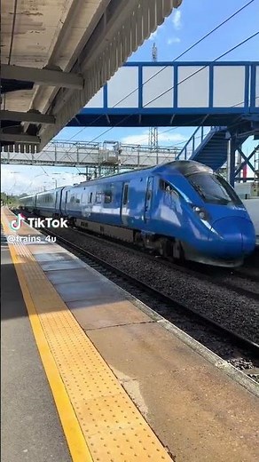 lumo class 803 passing Biggleswade
