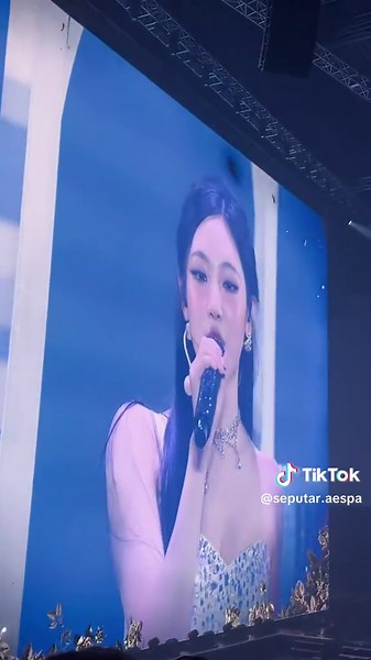 wehh akhirnya flowers, my fav bside😭😭 #aespa #flowers