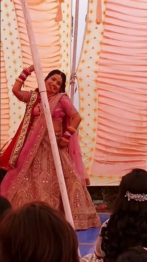 dulhan ka bahut pyara dance 💃 vari vari jawa ve sadke mai jawa sajna #bridaldance