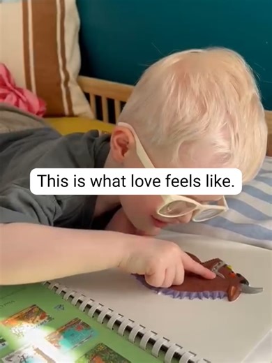 LOVE FEELS LIKE… ACCESSIBLE BOOKS FOR BLIND CHILDREN! Love is the most universal feeling and everybody experiences it differently. One of the best ways to expand our hearts is to engage with stories, especially through books. Picture books are a foundational first step to help young children start on their journey towards a love of reading. For blind and visually impaired children, this means accessing stories in a way that makes sense to them; through touch and sound. Living Paintings books bri