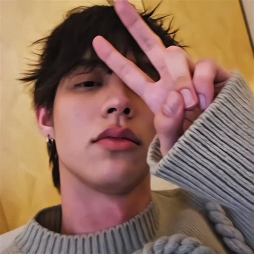 BrightWin on Instagram: "BIRTHDAY BOY Likes for like #happybirthday #brightbirthday #thaiblseries #blseries #brightvc #bldrama #winbright #sarawattine #tinechicchic #tine #2gethertheseries #sarawat #seriesbl #2gethertheseries #2gether #sarawat #tine #gay #seriesน้องงงงงงงงงงวินของหม่ามิ๊ #winmetawin #bbrightvc #brightwin #snowballpower #gmmtv #คั่นกูyour #metawin #sarawatine #คั่นกู"