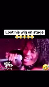 Walked straight off the stage. 😂😂 . . . . . . . . . . . . . . . . . #tailorbeats #singer #wig #haha #funny #fyp #foryou #stage #fan | Ariginal Music