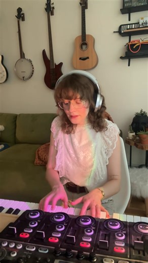 15K views · 562 reactions | My favorite Eagles song, "Desperado" as a synthy version! Made with a little looper pedal solo, too! #synth #Eagles #desperado #pianotok #musictok #musician #jazzpiano #jazztok #pianogirl #pianist | Celia Tewey | Facebook