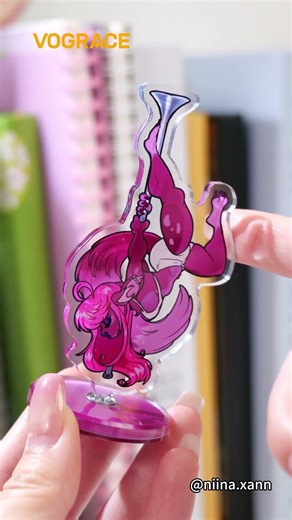 Rotating standees from @niina.xann