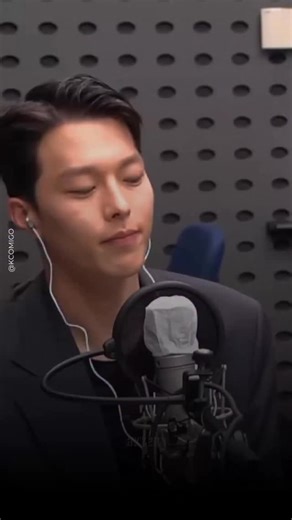 K-Comigo on Instagram: "Já viram nosso Jang Ki-yong em modo rapper? 😂🔥 A estrela de Beijo Explosivo soltou o flow ao cantar “We Are” e deixou a Hyeri rindo de orelha a orelha — e a gente também! Se no dorama ele entrega beijo, aqui ele entrega beat e carisma nível máximo. 😎🎤 . . . . . #kpop #kdrama #oppa #dorama #coreiadosul #hallyu #bts"