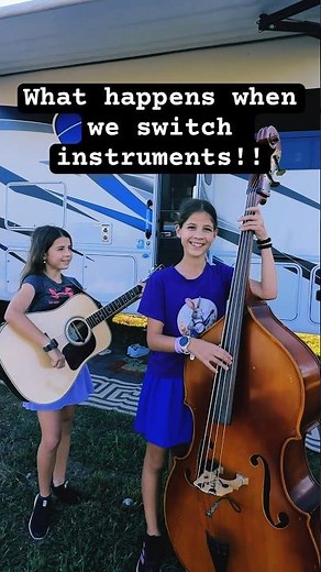 Wild Jam Session: Mandolin, Fiddle, Bass & Guitar #bluegrass