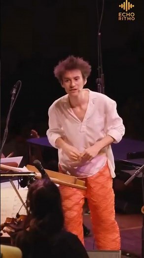 Este tipo es UN GENIO MUSICAL!!!